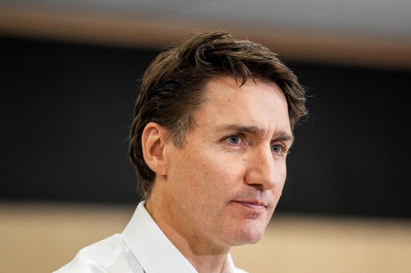 © Reuters. FILE PHOTO: Canada's Prime Minister Justin Trudeau makes an announcement at Aylesbury Public School in Brampton, Ontario, Canada, November 22, 2024.   REUTERS/Carlos Osorio/File Photo