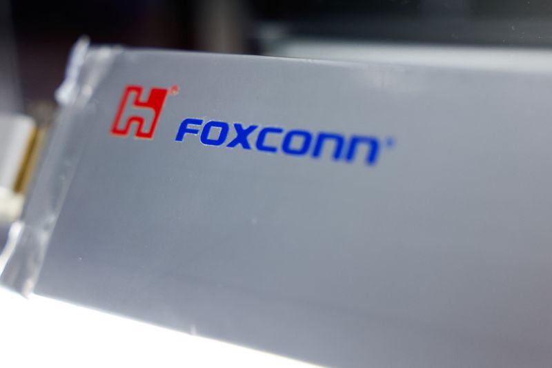 &copy; Reuters. Logo da Foxconn em bateria exposta em evento, em Taipé, em Taiwann08/10/2024nREUTERS/Ann Wang