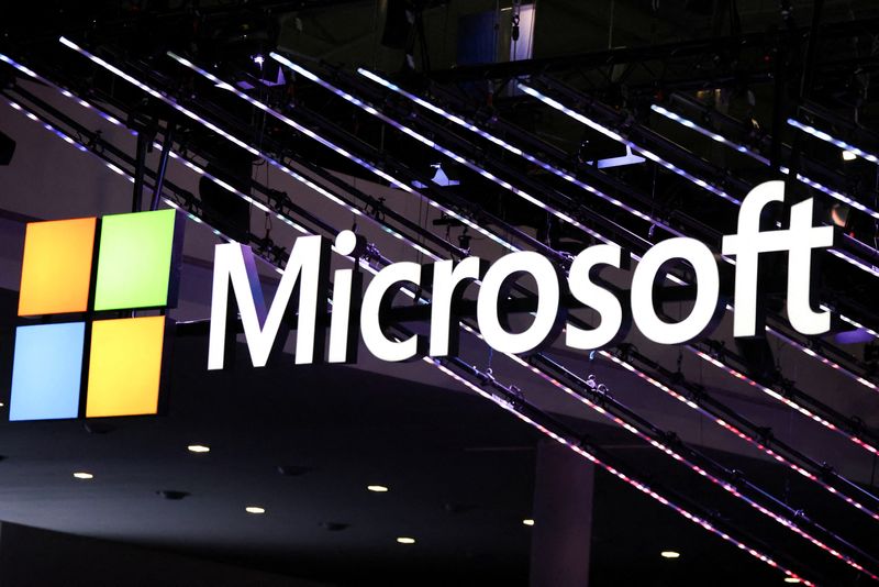 © Reuters. FILE PHOTO: Microsoft logo is seen at the Mobile World Congress (MWC) in Barcelona, Spain February 27, 2024. REUTERS/Bruna Casas/File Photo