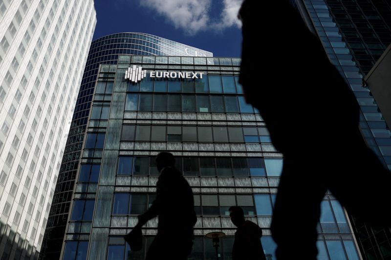 © Reuters. FILE PHOTO: The Euronext stock exchange is pictured at the La Defense business district in Paris, France, September 30, 2022. REUTERS/Benoit Tessier/ File Photo