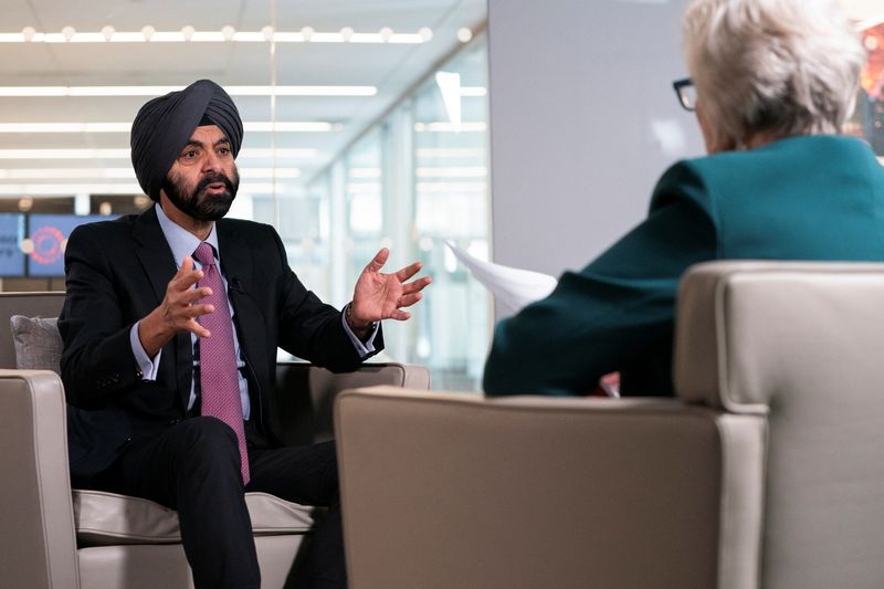 © Reuters. World Bank President Ajay Banga speaks during an interview with Reuters in Washington, U.S., October 15, 2024. REUTERS/Nathan Howard/File Photo