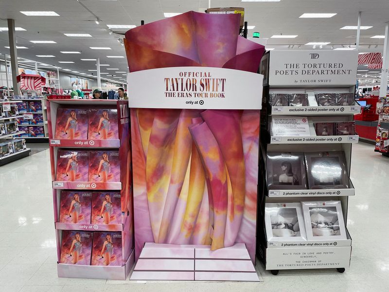 © Reuters. FILE PHOTO: Taylor Swift merchandise on display at a Target store in North Bergen, New Jersey, U.S, November 29, 2024. REUTERS/Siddharth Cavale/File Photo