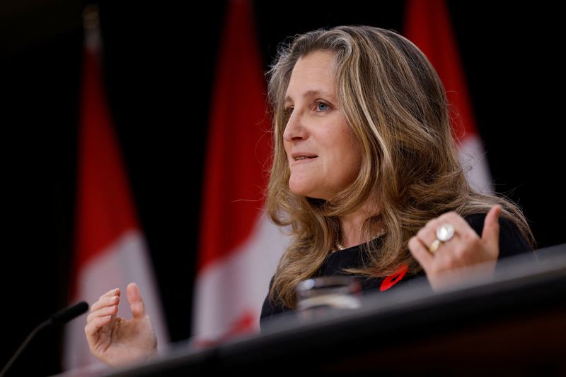 &copy; Reuters. A ministra das Finanças do Canadá, Chrystia Freeland, em coletiva de imprensa em Ottawa, Ontário, Canadán06/11/2024nREUTERS/Blair Gable