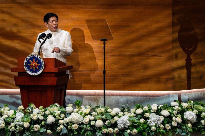 © Reuters. Philippine President Ferdinand Marcos Jr. delivers his third State of the Nation Address (SONA) at the House of Representatives in Quezon City, Metro Manila, Philippines, July 22, 2024. REUTERS/Lisa Marie David/File Photo