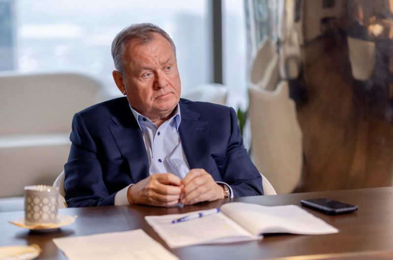 © Reuters. CEO of VTB bank Andrey Kostin attends an interview with Reuters in Moscow, Russia November 28, 2024. REUTERS/Maxim Shemetov