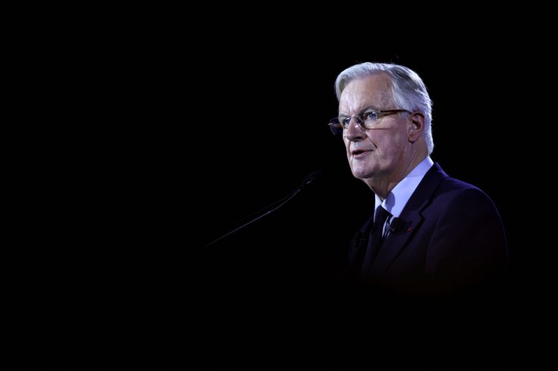 &copy; Reuters. French Prime Minister Michel Barnier delivers a speech during the 106th session of the Congress of Mayors organised by the "France's Mayors' Association" (AMF), in Paris, France, November 21, 2024. REUTERS/Abdul Saboor/Files