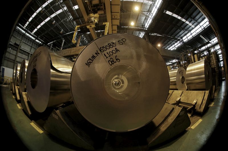 © Reuters. FILE PHOTO: Rolls of aluminum coil are seen at Novelis aluminum factory in Pindamonhangaba, Brazil, June 19, 2015.     REUTERS/Paulo Whitaker/File Photo