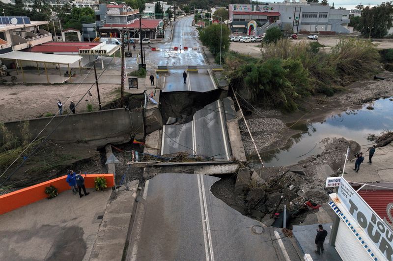 &copy; Reuters. A drone view shows a damaged bridge following floods caused by Storm Bora, in Faliraki, on the island of Rhodes, Greece, December 2, 2024. REUTERS/Stelios Misinas