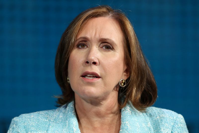 © Reuters. FILE PHOTO: Jennifer Nason, Global Chairwoman for Technology, Media and Telecommunications Investment Banking at J.P. Morgan, speaks at the Wall Street Journal Digital Conference in Laguna Beach, California, U.S., October 17, 2017. REUTERS/Mike Blake/File Photo