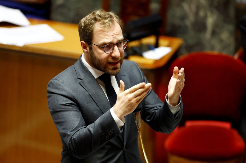 &copy; Reuters. Il ministro francese dell'Economia, delle Finanze e dell'Industria Antoine Armand interviene durante la sessione di domande al governo all'Assemblea nazionale di Parigi, Francia, 26 novembre 2024. REUTERS/Stephanie Lecocq/File Photo