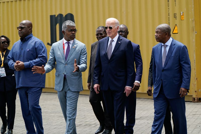 © Reuters. U.S. President Joe Biden visits Lobito Port, Lobito, Angola, December 4, 2024. REUTERS/Elizabeth Frantz