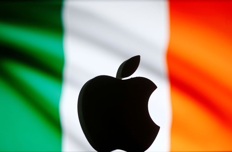 &copy; Reuters. FILE PHOTO: A 3D printed Apple logo is seen in front of a displayed Irish flag in this illustration taken September 2, 2016. REUTERS/Dado Ruvic/Illustration/File Photo