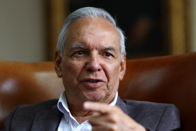 © Reuters. FILE PHOTO: Ricardo Bonilla, Colombian Minister of Finance and Public Credit, speaks during an interview with Reuters in Bogota, Colombia September 17, 2024. REUTERS/Luisa Gonzalez/File photo