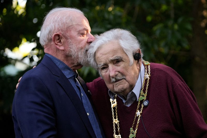 &copy; Reuters. Lula se encontra com Mujica no Uruguain05/12/2024nREUTERS/Mariana Greif