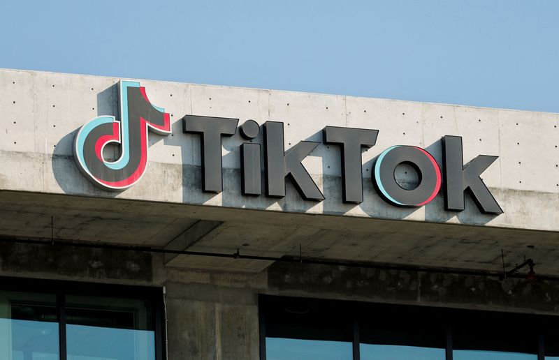 © Reuters. The TikTok logo is pictured at the social media company's U.S. headquarters in Culver City, California, U.S. January 18, 2025. REUTERS/Fred Greaves