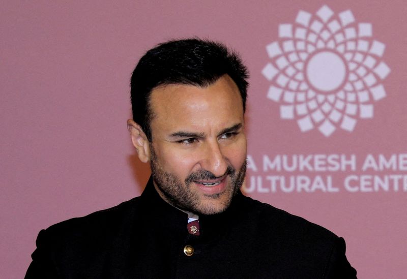 © Reuters. FILE PHOTO: Bollywood actor Saif Ali Khan stands on the red carpet during the second day of the inauguration of the Nita Mukesh Ambani Cultural Center (NMACC) at the GEO Global Centre, in Mumbai, India, April 1, 2023. REUTERS/Niharika Kulkarni/File Photo