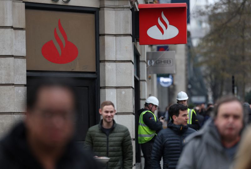 &copy; Reuters. Foto de uma agência do banco Santander em Londresn17 de janeiro de 2025. REUTERS/Isabel Infantes/