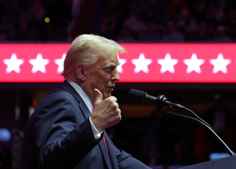 &copy; Reuters. U.S. President-elect Donald Trump speaks during a rally the day before he is scheduled to be inaugurated for a second term, in Washington, U.S., January 19, 2025. REUTERS/Carlos Barria