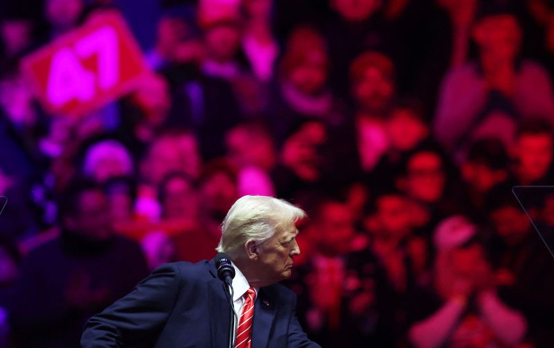 &copy; Reuters. U.S. President-elect Donald Trump attends a rally the day before he is scheduled to be inaugurated for a second term, in Washington, U.S., January 19, 2025. REUTERS/Evelyn Hockstein