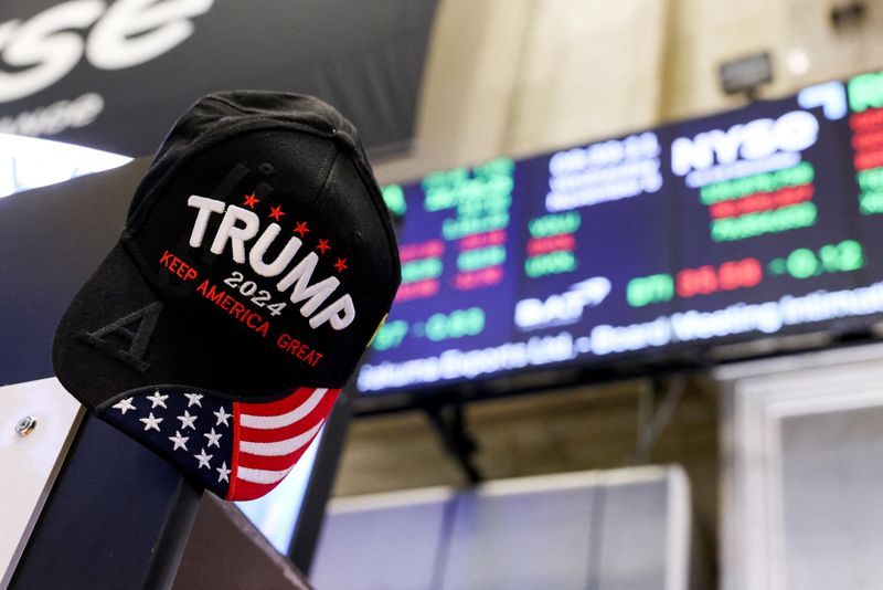 © Reuters. FILE PHOTO: A view shows a hat in support of Republican Donald Trump, after he won the US presidential election, at the New York Stock Exchange (NYSE) in New York City, US, November 6, 2024. REUTERS/ Andrew Kelly/File Photo