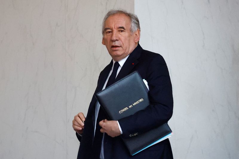 &copy; Reuters. FILE PHOTO: French Prime Minister Francois Bayrou leaves following the weekly cabinet meeting at the Elysee Palace in Paris, France, January 15, 2025. REUTERS/Sarah Meyssonnier/File Photo