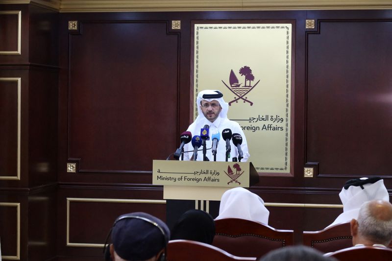 &copy; Reuters. FILE PHOTO: Qatar's Foreign Ministry spokesman, Majed Al-Ansari speaks during a weekly press briefing at the Ministry of Foreign Affairs in Doha, Qatar, June 4, 2024. REUTERS/Imad Creidi/File Photo