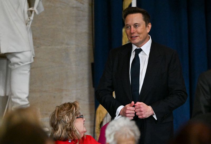 &copy; Reuters. Elon Musk arrives ahead of the 60th inaugural ceremony where Donald Trump will be sworn in as the 47th president on January 20, 2025, in the US Capitol Rotunda in Washington, DC.     Ricky Carioti/Pool via REUTERS