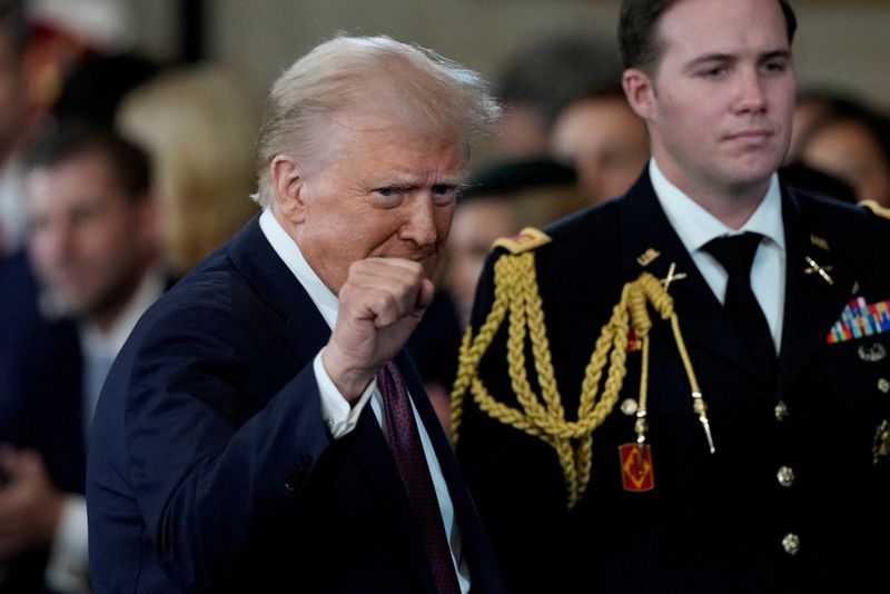 ©Reuters. President Donald Trump gestures during the 60th presidential inauguration ceremony in the U.S. Capitol Rotunda on Monday, Jan. 20, 2025, in Washington. Julia Demaree Nickinson/Pool, via Reuters