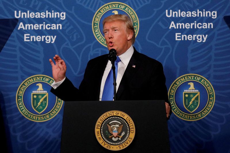 © Reuters. FILE PHOTO: US President Donald Trump delivers his remarks during the “Unleashing America’s Power” event at the Department of Energy in Washington, US, June 29, 2017. REUTERS/Carlos Barria/File Photo