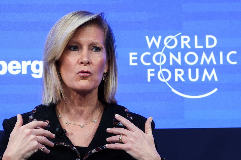 © Reuters. Mary Callahan Erdoes, Chief Executive Officer of JPMorganChase's Asset & Wealth Management speaks during the 55th annual World Economic Forum (WEF) meeting in Davos, Switzerland, January 21, 2025. REUTERS/Yves Herman