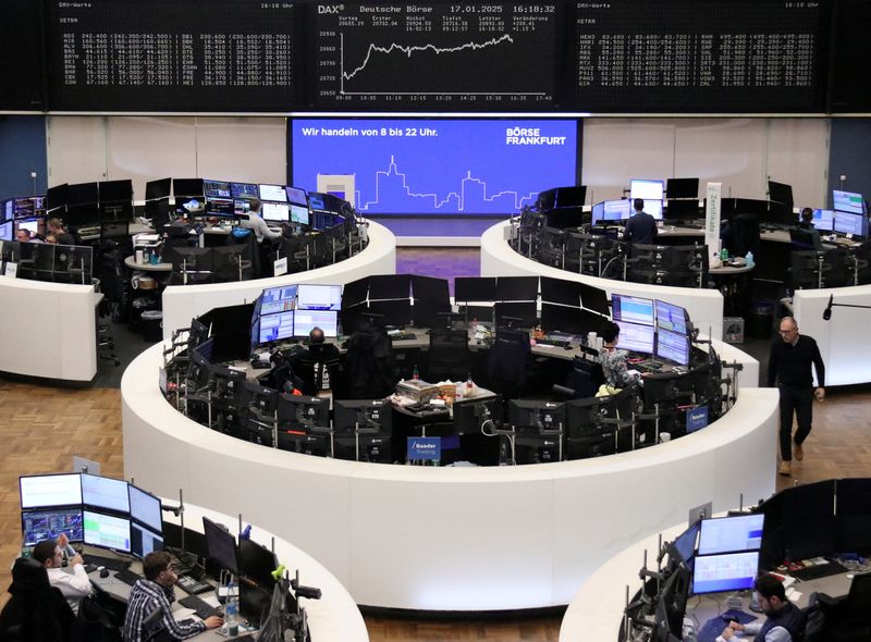 &copy; Reuters. German share price index DAX graph is pictured at the stock exchange in Frankfurt, Germany, January 17, 2025.    REUTERS/Staff