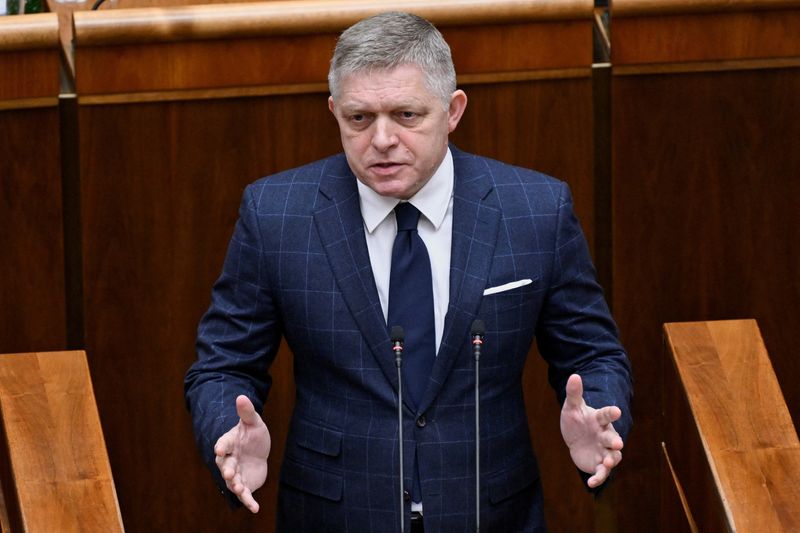 © Reuters. Slovakia's Prime Minister Robert Fico attends a parliamentary league   during a no-confidence ballot  against his government, successful  Bratislava, Slovakia, January 21, 2025. REUTERS/Radovan Stoklasa