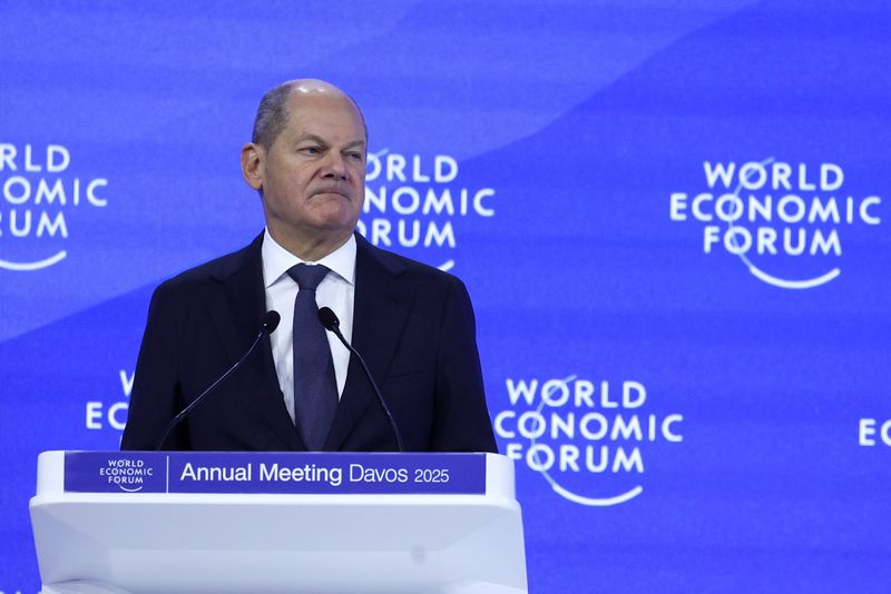 &copy; Reuters. German Chancellor Olaf Scholz addresses the 55th annual World Economic Forum (WEF) meeting in Davos, Switzerland, January 21, 2025. REUTERS/Yves Herman