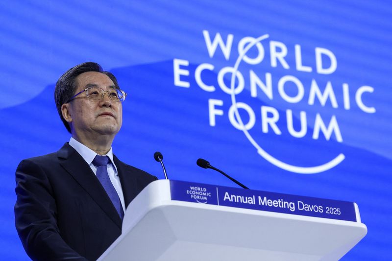 © Reuters. China's Vice-Premier Ding Xuexiang delivers a Special Address during the 55th annual World Economic Forum (WEF) meeting in Davos, Switzerland, January 21, 2025. REUTERS/Yves Herman