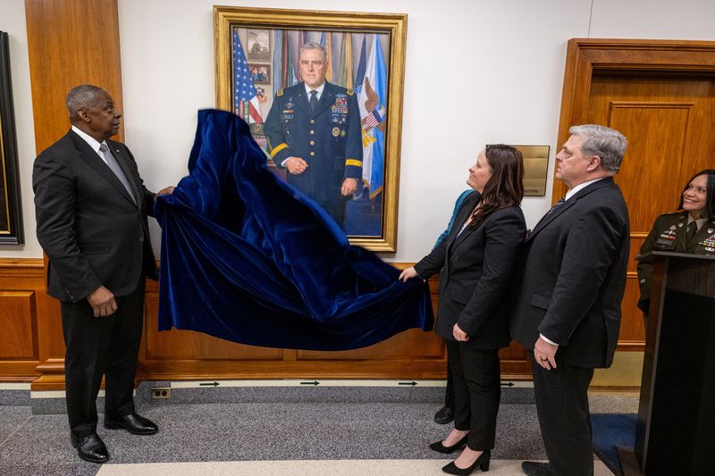 &copy; Reuters. FILE PHOTO: U.S. Secretary of Defense Lloyd J. Austin III hosts the unveiling of the portrait of former Chairman of the Joint Chiefs of Staff, retired U.S. Army General Mark A. Milley, at the Pentagon in Arlington, Virginia, U.S. January 10, 2025. DoD/U.S