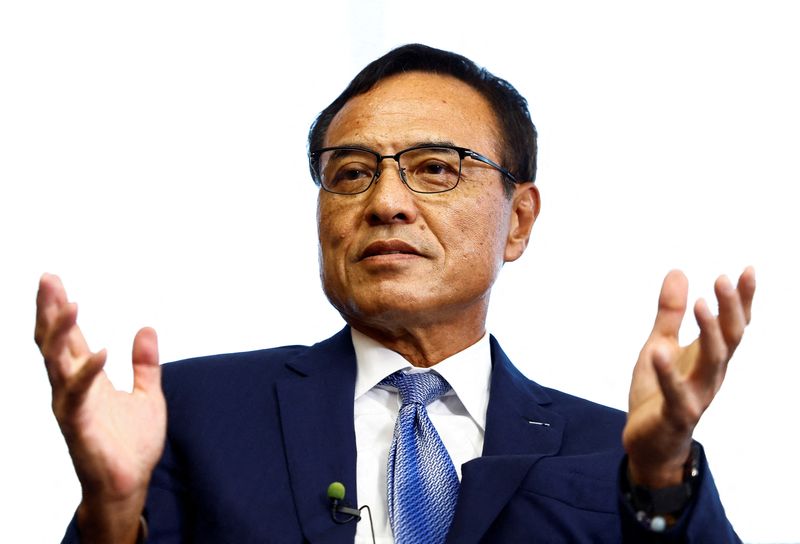 &copy; Reuters. FILE PHOTO: Suntory Holdings CEO Takeshi Niinami who is also the Chairperson of Japan Association of Corporate Executives, also known as Keizai Doyukai in Japan, speaks during a Reuters Newsmaker event in Tokyo, Japan September 11, 2024.  REUTERS/Issei Ka