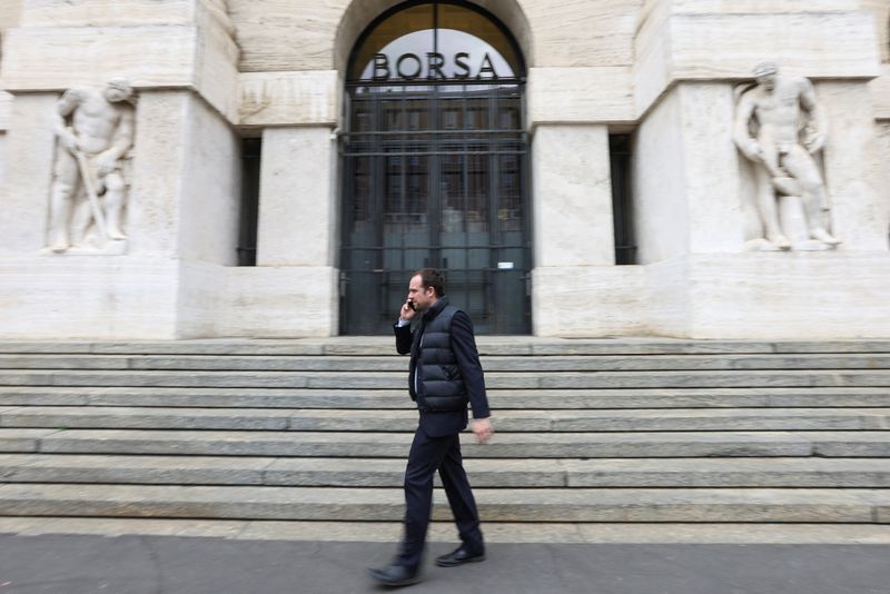 Borsa Milano in rialzo ma meno di Europa, corre Prysmian, giù Erg