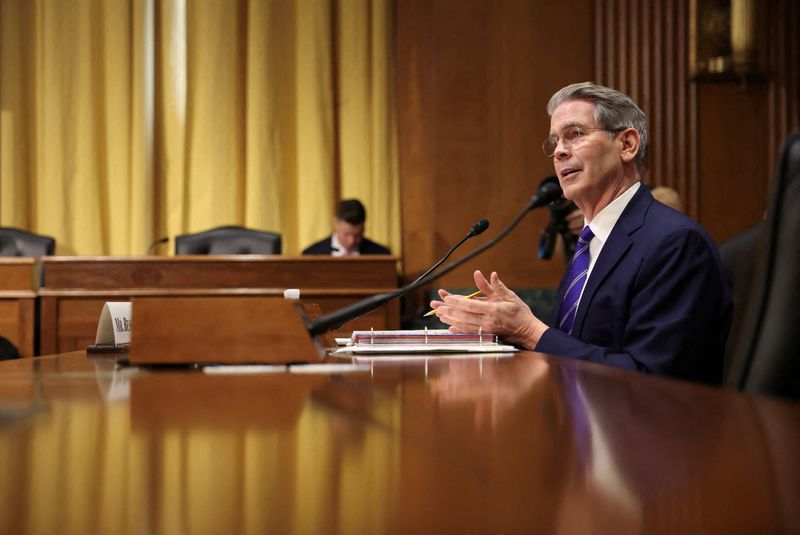 &copy; Reuters. FILE PHOTO: Scott Bessent, U.S. President-elect Donald Trump’s nominee to be secretary of treasury, testifies during a Senate Finance Committee confirmation hearing on Capitol Hill in Washington, U.S., January 16, 2025. REUTERS/Kevin Lamarque/File Photo