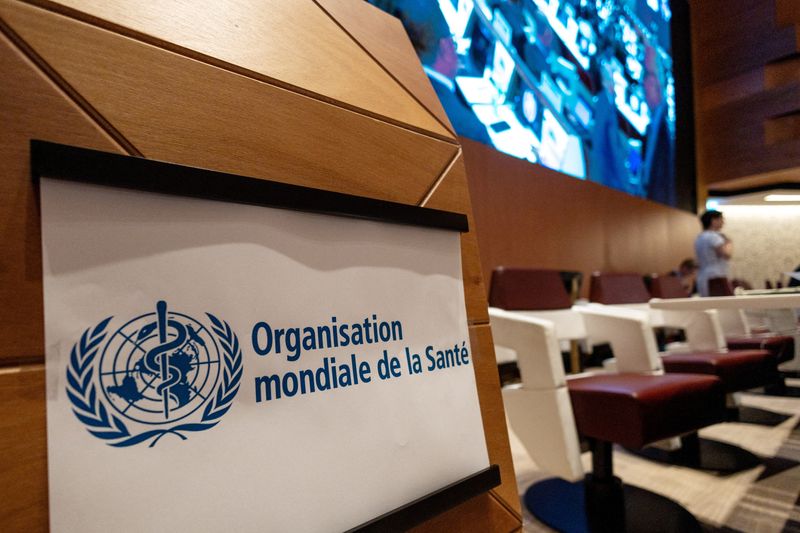 © Reuters. FILE PHOTO: A view of a WHO logo during the 77th World Health Assembly of the World Health Organization (WHO) at the United Nations in Geneva, Switzerland, May 27, 2024. REUTERS/Denis Balibouse/File Photo