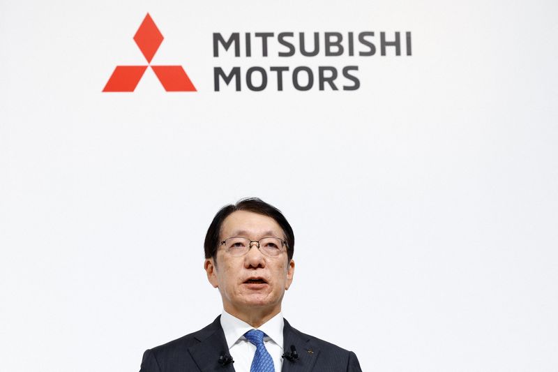 © Reuters. Takao Kato, Director, Representative Executive Officer, President & CEO, Mitsubishi Motors, holds a joint press conference on their merger talks, in Tokyo, Japan, December 23, 2024. REUTERS/Kim Kyung-Hoon/File Photo