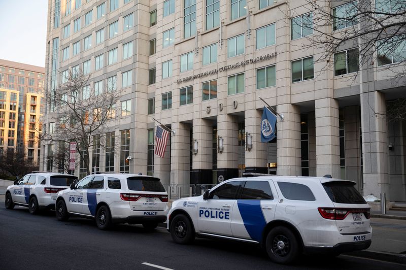 &copy; Reuters. FILE PHOTO: The U.S. Immigration and Customs Enforcement building stands in Washington, D.C., U.S. January 18, 2025.  REUTERS/Vincent Alban/File Photo