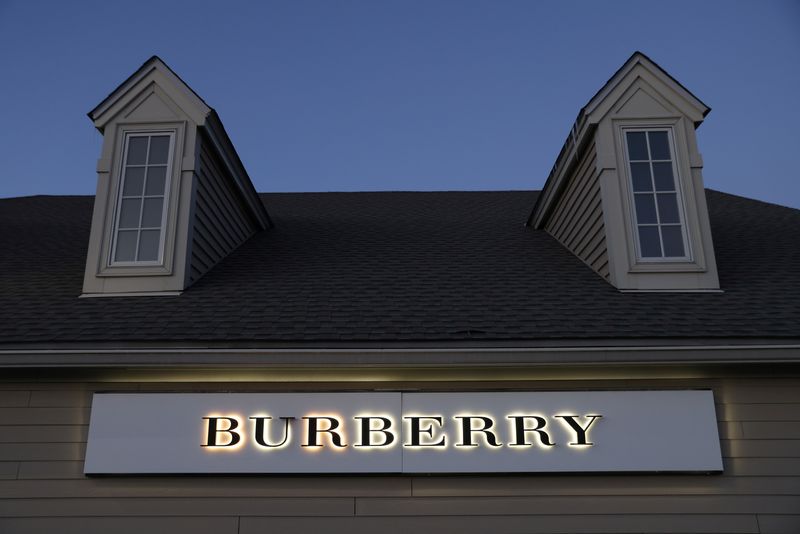 © Reuters. Burberry signage is seen at their store at the Woodbury Common Premium Outlets in Central Valley, New York, U.S., February 15, 2022. REUTERS/Andrew Kelly/File Photo