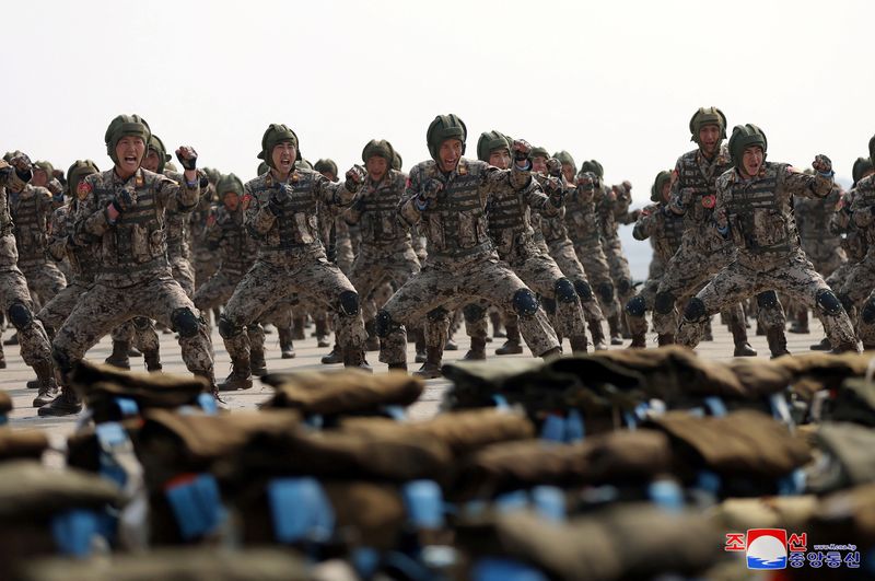 &copy; Reuters. Soldados da Coreia do Norte participam de treinamenton16/03/2024 KCNA via REUTERS