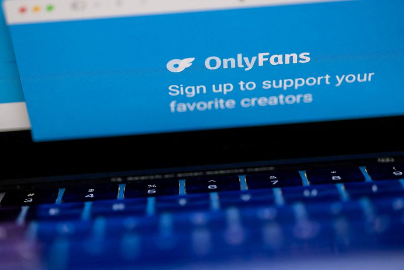 &copy; Reuters. FILE PHOTO: A logo for OnlyFans is seen in this illustration taken February 29, 2024. REUTERS/Carlos Barria/Illustration/File Photo