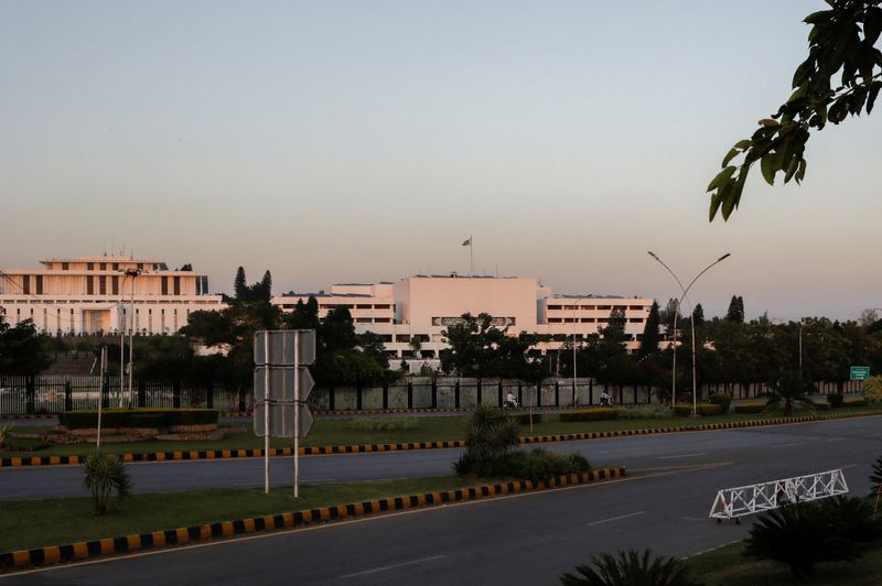 &copy; Reuters. FILE PHOTO: A view of the Parliament House building during sunset hours in Islamabad, Pakistan October 3, 2023. REUTERS/Akhtar Soomro/File Photo