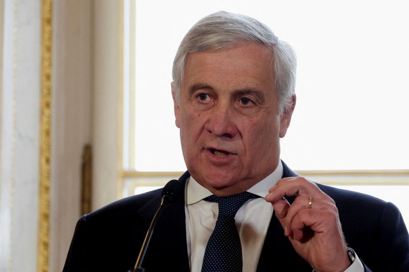 &copy; Reuters. Il ministro degli Esteri Antonio Tajani partecipa a una conferenza stampa con il ministro francese per l'Europa e gli Affari esteri Jean-Noel Barrot, il ministro degli Esteri polacco Radoslaw Sikorski e il ministro degli Esteri tedesco Annalena Baerbock (