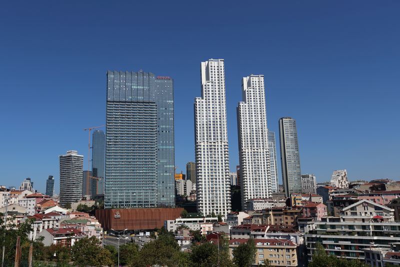 © Reuters. FILE PHOTO: Business and residential buildings are seen in Sisli district in Istanbul, Turkey on September 7, 2020. REUTERS/Murad Sezer/File Photo