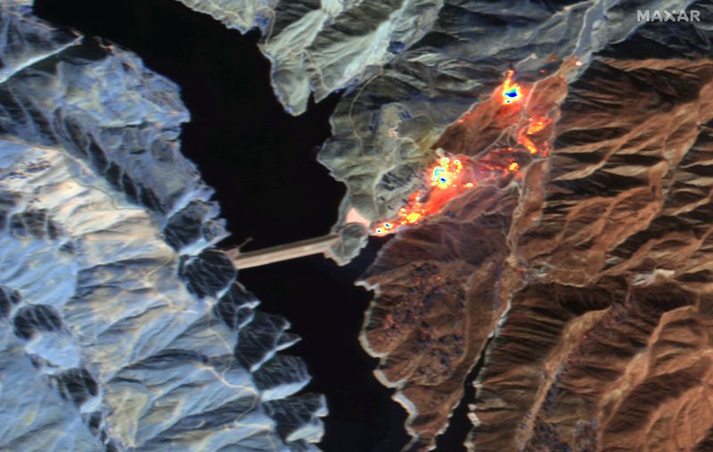 &copy; Reuters. A satellite image shows shortwave infrared closer view of fires burning near Elderberry Lake as Hughes Fire burns in the area of Castaic Lake, California, U.S., January 23, 2025. Maxar Technologies/Handout via REUTERS   