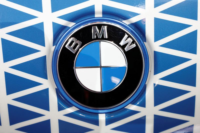 &copy; Reuters. FILE PHOTO: A logo of BMW is seen on media day at the 2024 Paris Auto Show in Paris, France, October 14, 2024. REUTERS/Benoit Tessier/File Photo