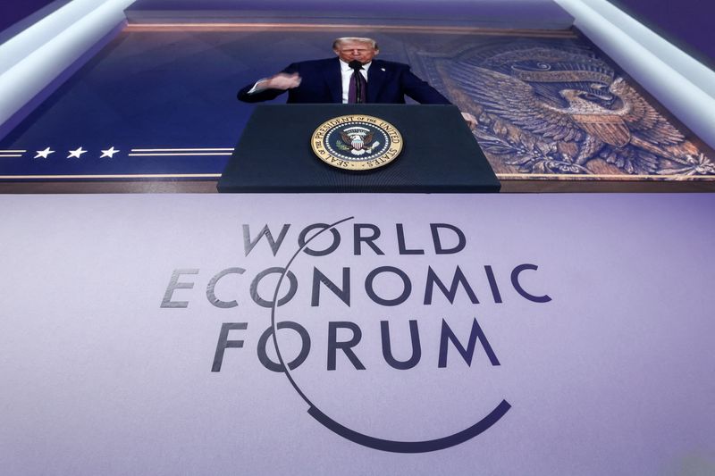 © Reuters. FILE PHOTO: U.S. President Donald Trump makes a special address remotely during the 55th annual World Economic Forum (WEF) meeting in Davos, Switzerland, January 23, 2025. REUTERS/Yves Herman/File Photo